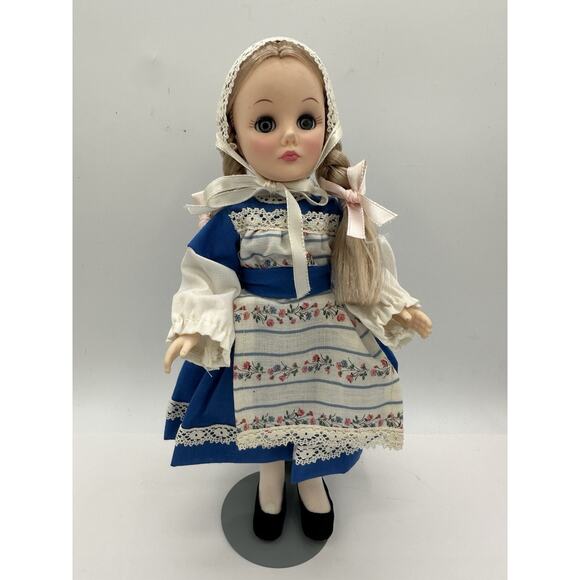 Vintage 1986 Effanbee Sweden Dolls Of The World - Picture 7 of 7